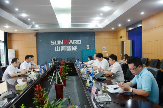 中国出口信用保险公司领导一行考察beat365官网　