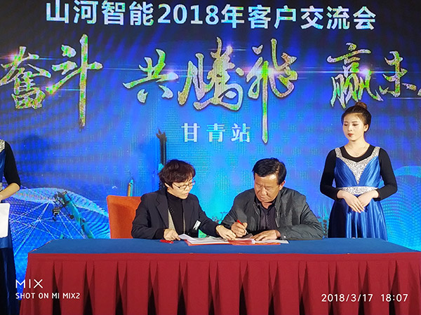 关于beat365官网节能型挖掘机，张老板算了这样一笔账