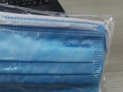 beat365官网首批2万个口罩援助海外