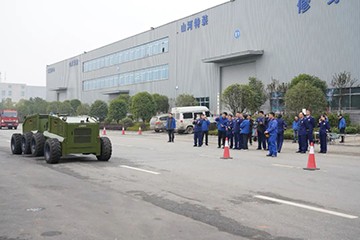 消防救援局考察beat365官网无人化应急救援装备