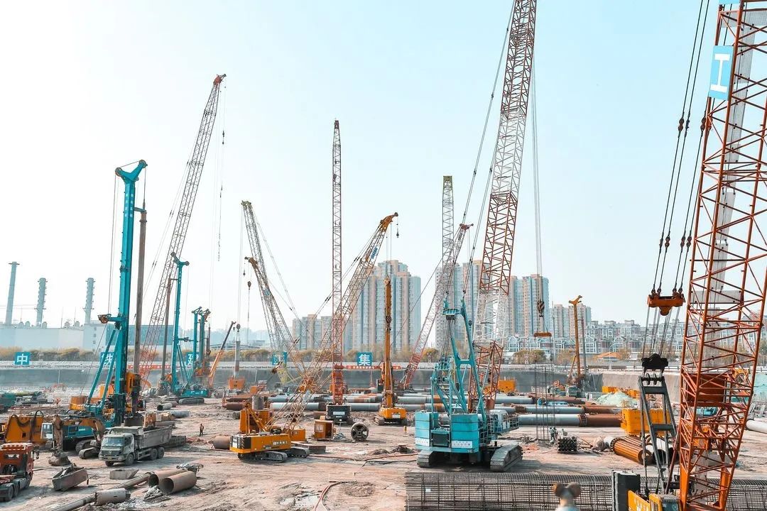 大国重器！beat365官网超级装备助力北京城市副中心综合交通枢纽站建设