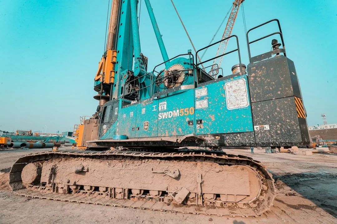 大国重器！beat365官网超级装备助力北京城市副中心综合交通枢纽站建设