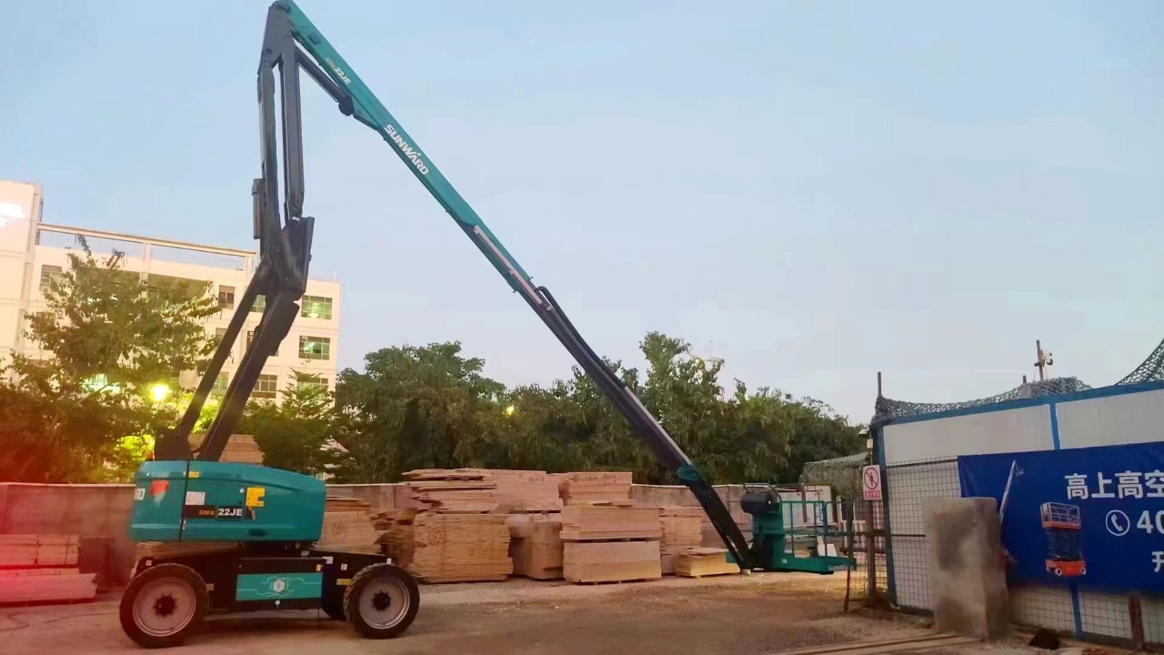 正式“上岗”！beat365官网首台电动曲臂式高空作业平台入驻华南市场