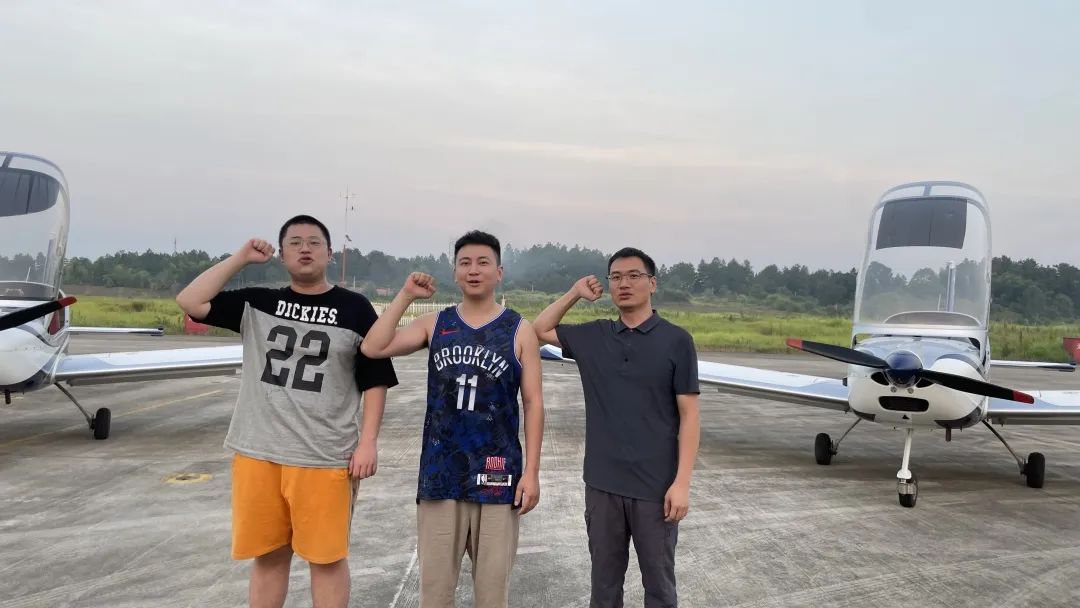 冲上云霄！湖南beat365官网通航学员成功单飞