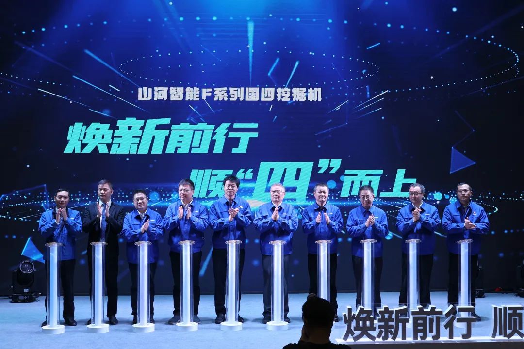 助力“双碳”目标！beat365官网集中发布F系列国四挖掘机